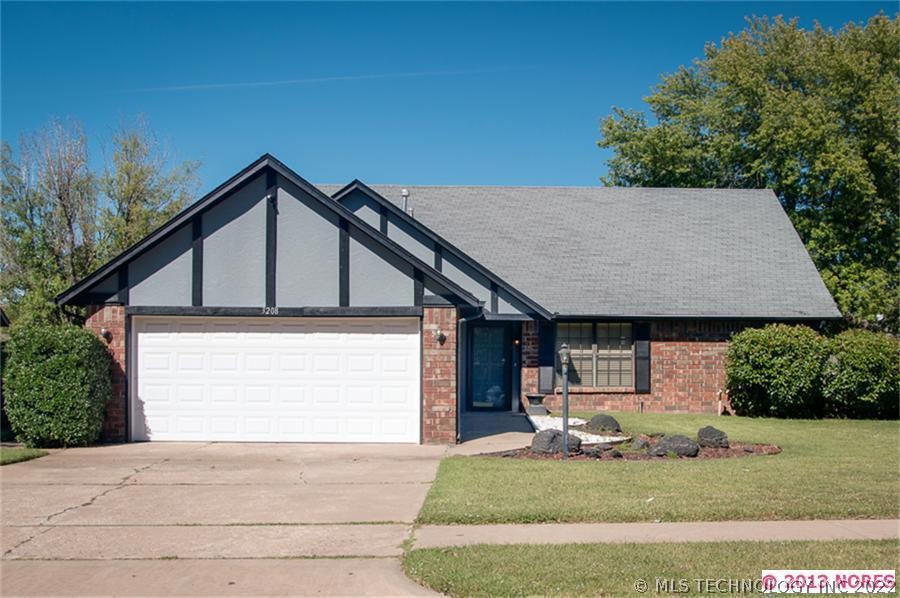 Welcome to this immaculate, remodeled home! This o