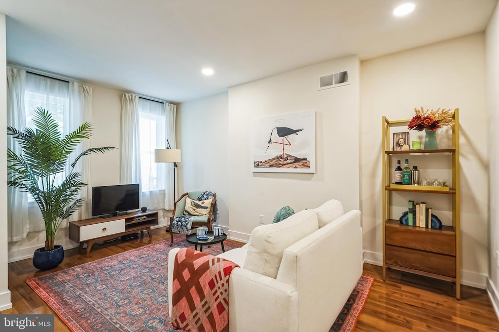 2425 Jasper St, Philadelphia, PA 19125 - photo 1