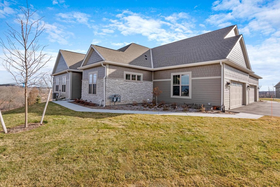 N28W25172 Parkway Ridge Cir A-27