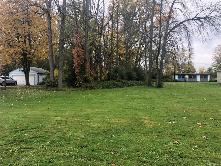 881 Nash Rd, North Tonawanda, NY 14120 - photo 1