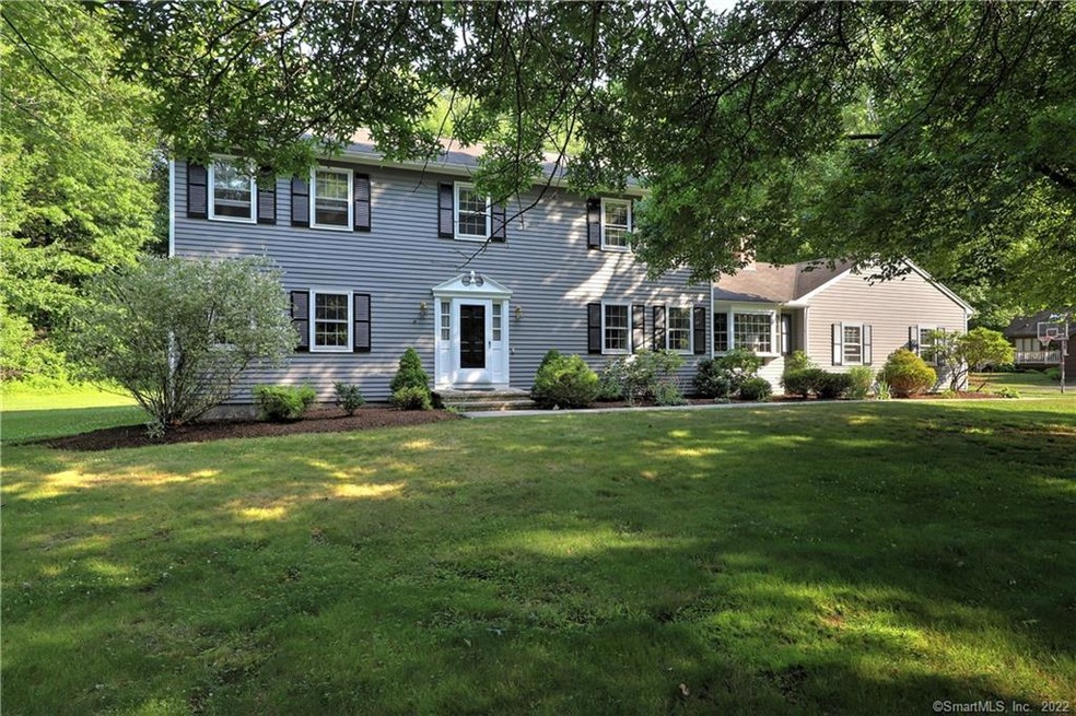 40 Mallett Dr, Trumbull, CT 06611 - photo 1