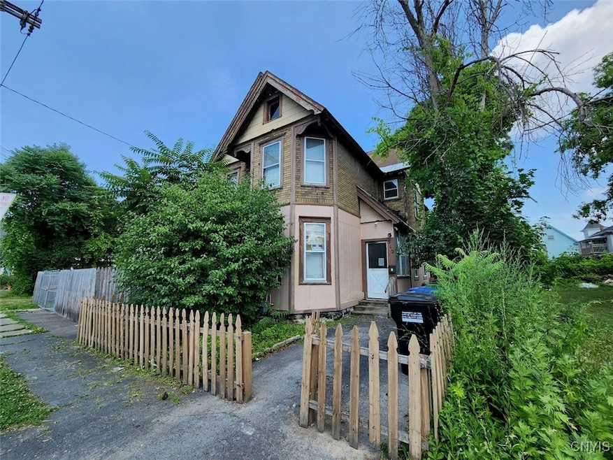 312 Richmond Ave unit 314, Syracuse, NY 13204 - photo 1