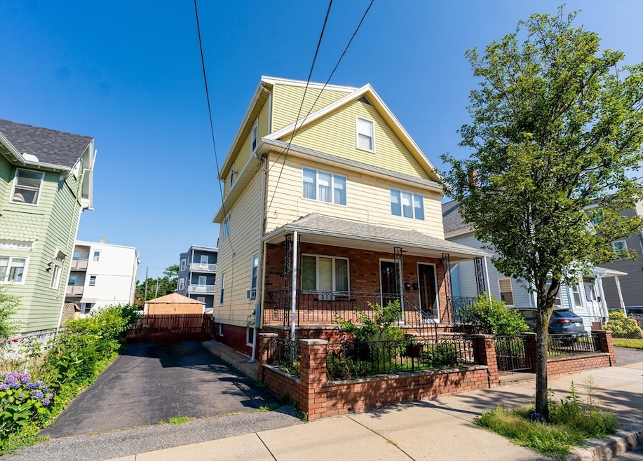 Sold $900,000 • Co-Listing Agent