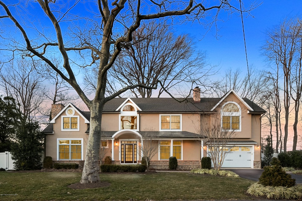 Welcome to 11 Oneida Avenue!