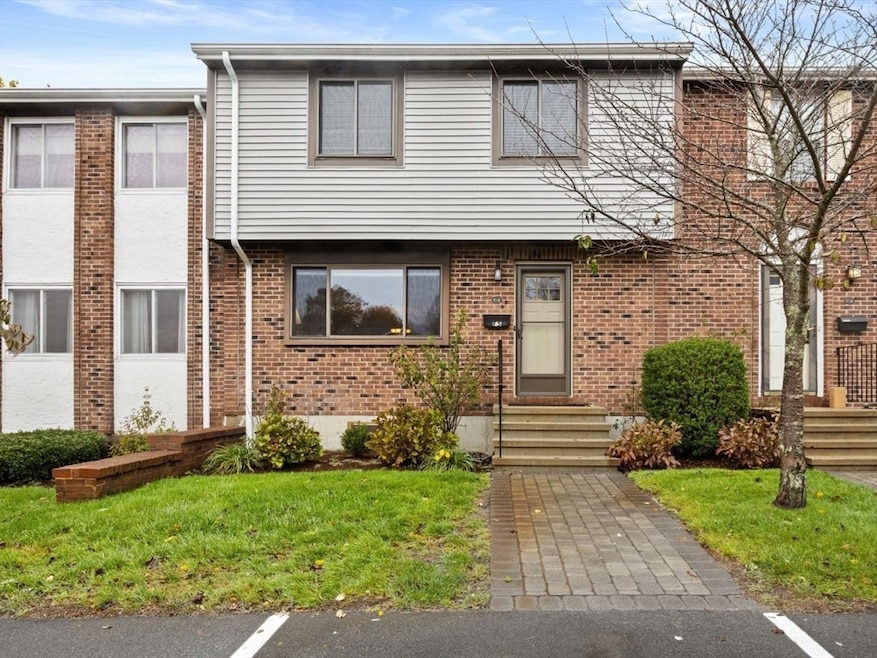 Pending $589,000 • Co-Listing Agent