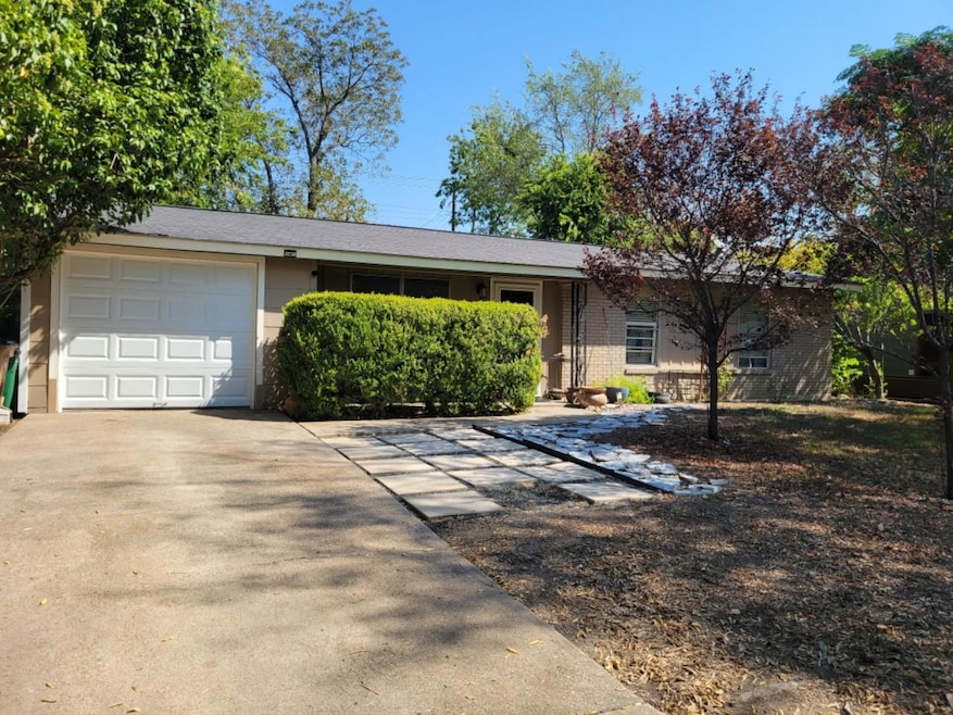 1524 Weyford Dr, Austin, TX 78757 - photo 1