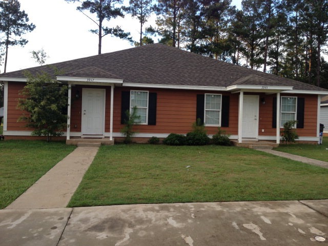 3945 Rodnor Forest Ln unit 3947, Albany, GA 31721 - photo 1