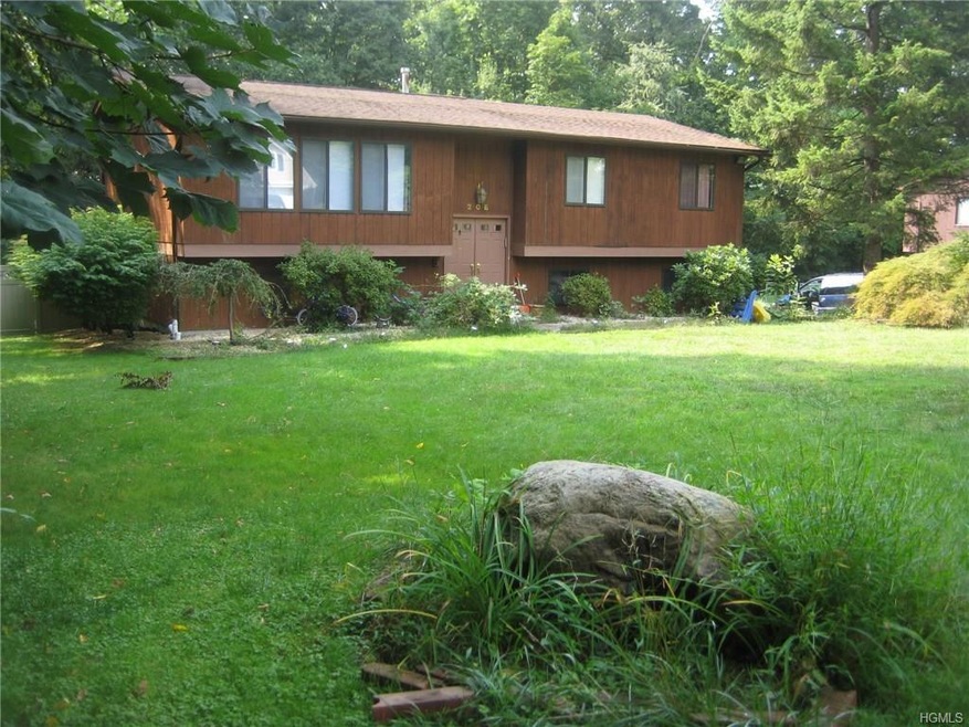 208 Quackenbush Ln, Monsey, NY 10952 - photo 1