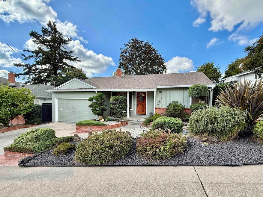 Sold $840,000 • Co-Listing Agent