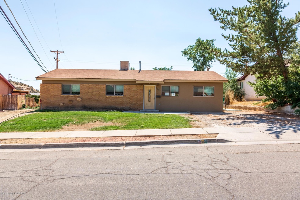 3907 Holiday Dr, Farmington, NM 87402 - photo 1