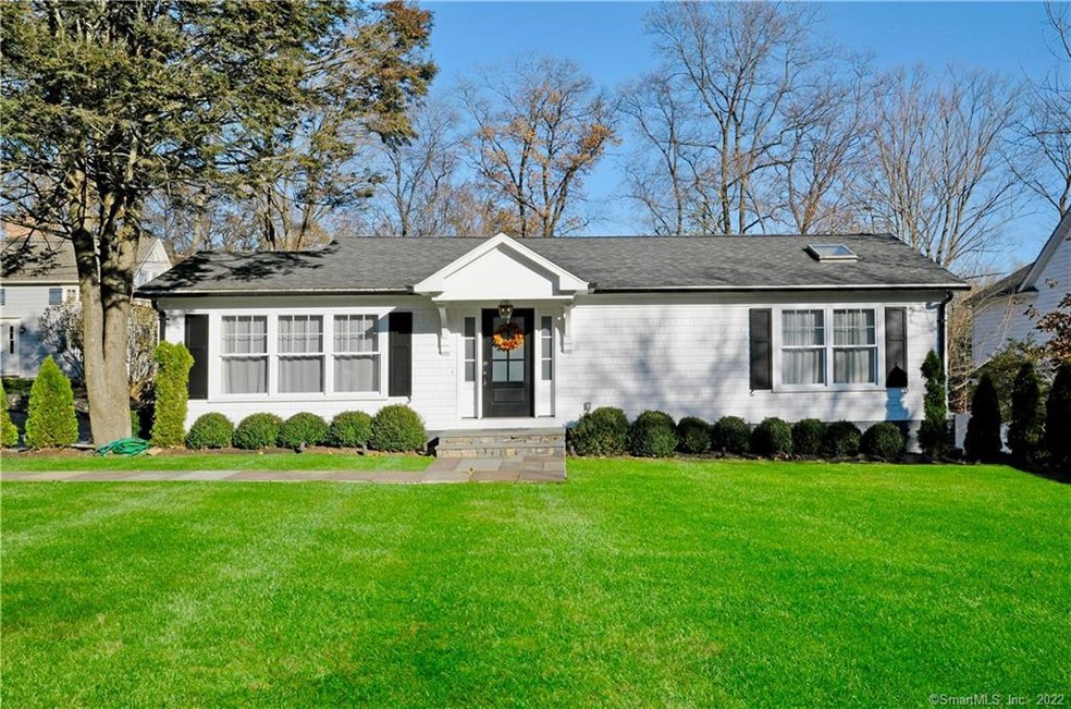 16 Wakenor Rd unit R, Westport, CT 06880 - photo 1