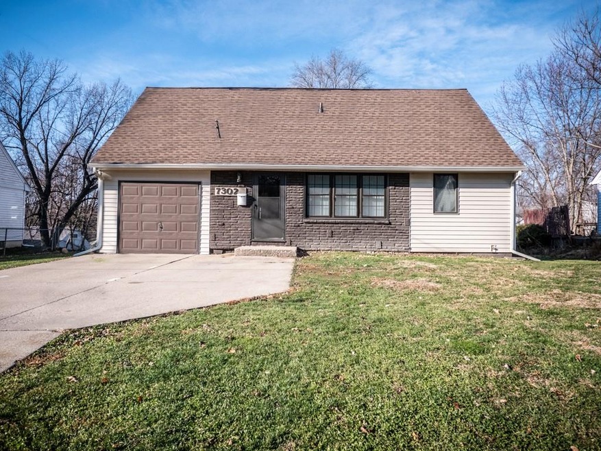 7302 SW 15th St, Des Moines, IA 50315 - photo 1