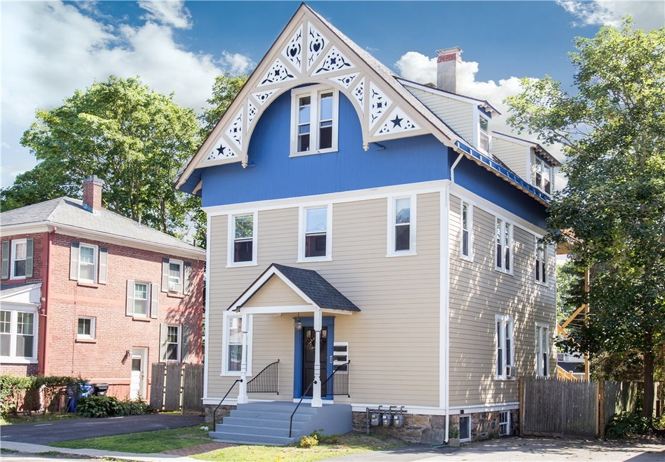 3 Bedlow Ave, Newport, RI 02840 - photo 1