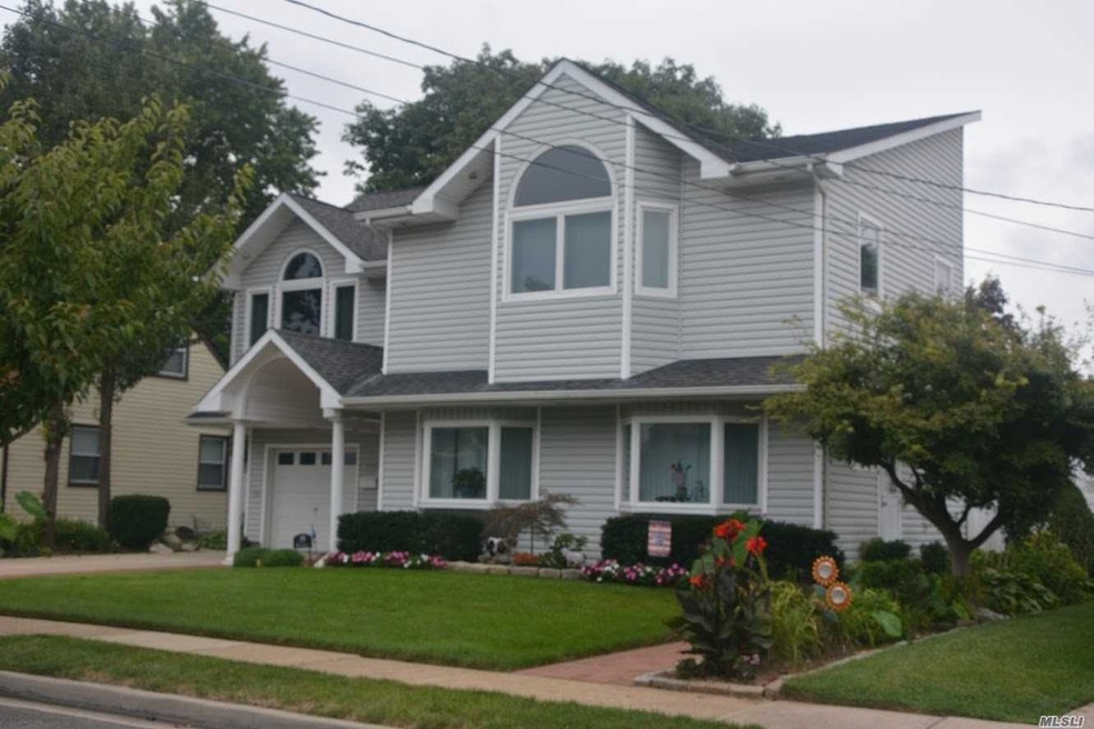 19 Hull St, Oceanside, NY 11572 - photo 1