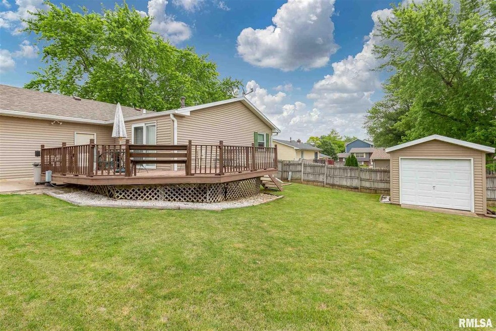 1615 W 49th St, Davenport, IA 52806 - photo 1