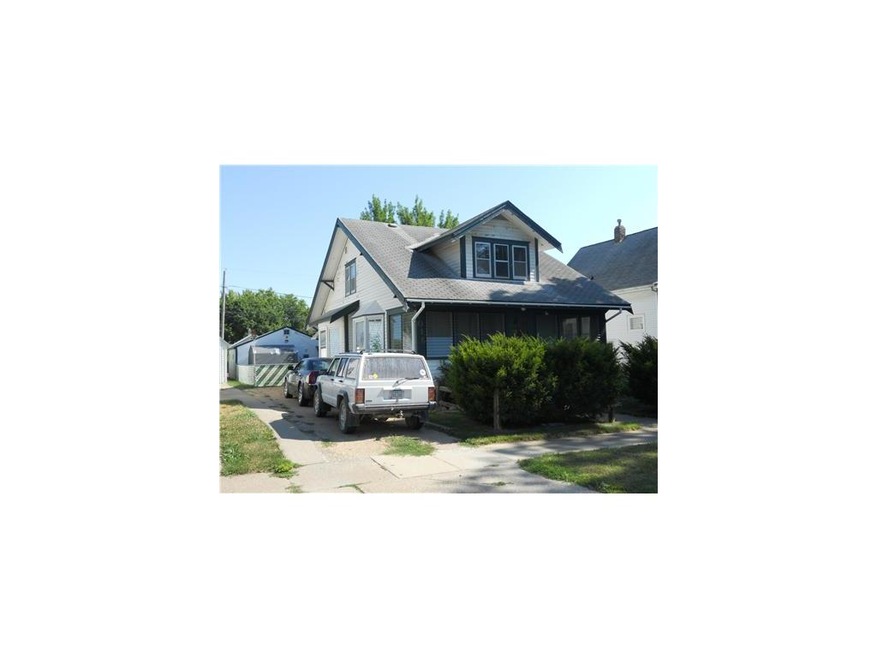 1016 F Ave NW, Cedar Rapids, IA 52405 - photo 1