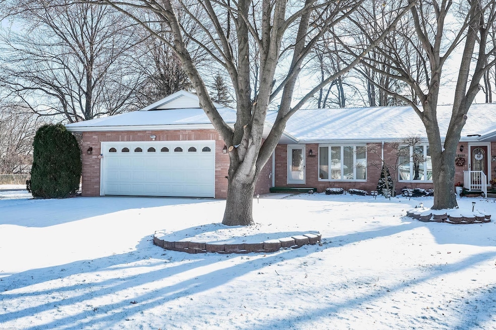 3850 Butternut Ct, Port Huron, MI 48060 - photo 1