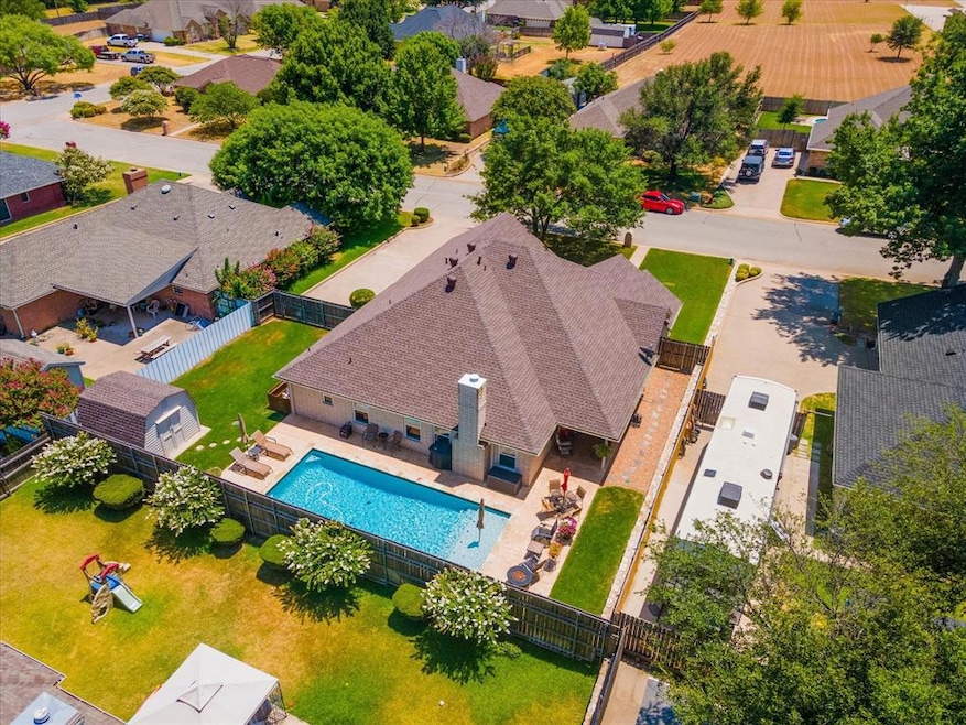 909 Overton Dr, Weatherford, TX 76086 - photo 1