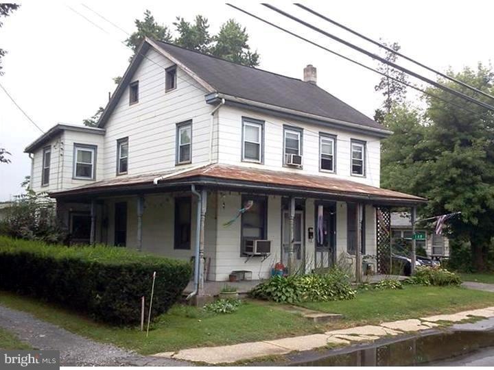 148 W Main St, Leola, PA 17540 - photo 1