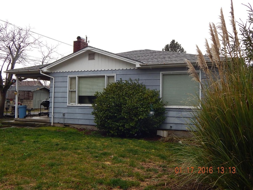 345 N 6th St, Central Point, OR 97502 - photo 1