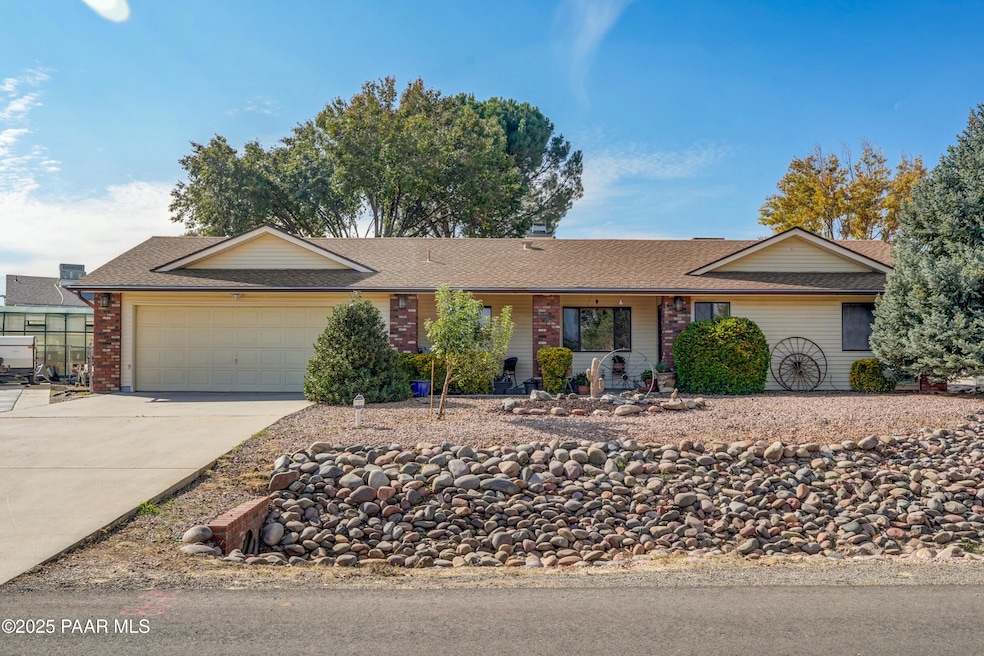 10825 E Turquoise Cir, Dewey, AZ 86327 - photo 1