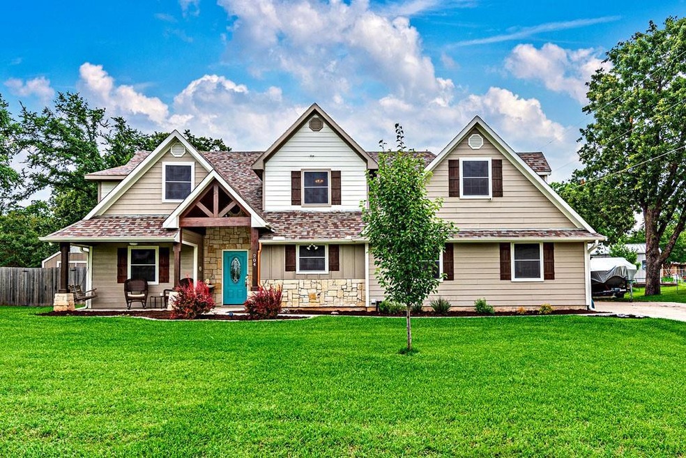 204 Susan Dr, Pottsboro, TX 75076 - photo 1