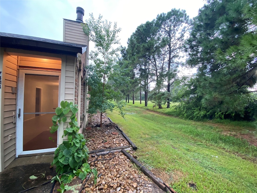 7813 Bateman Ln unit 7813, Houston, TX 77088 - photo 1