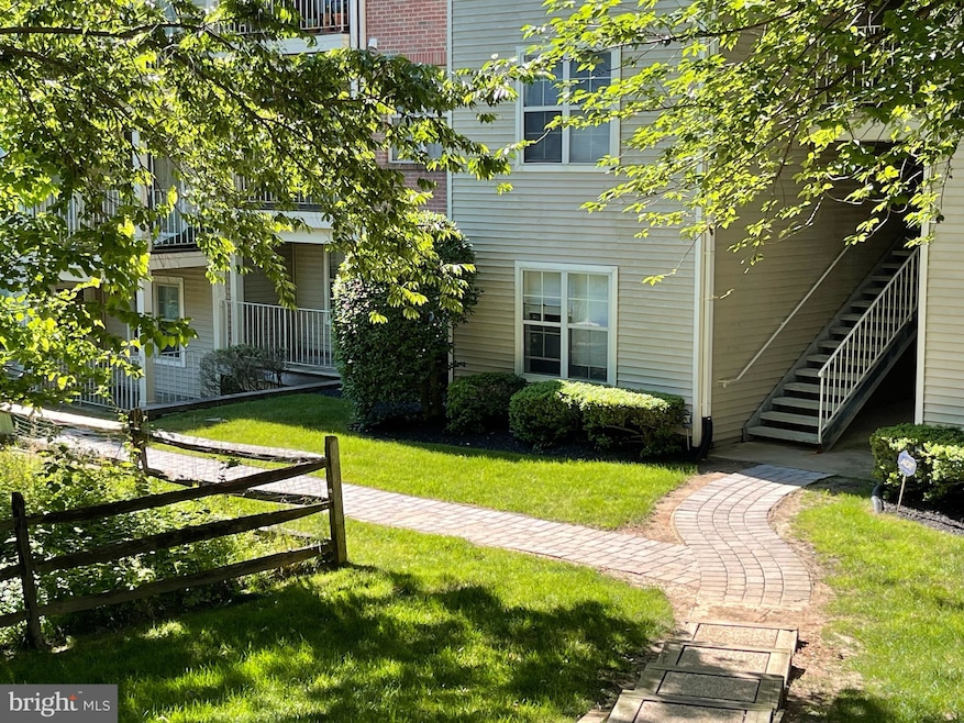 2320 Falls Gable Ln unit O, Baltimore, MD 21209 - photo 1