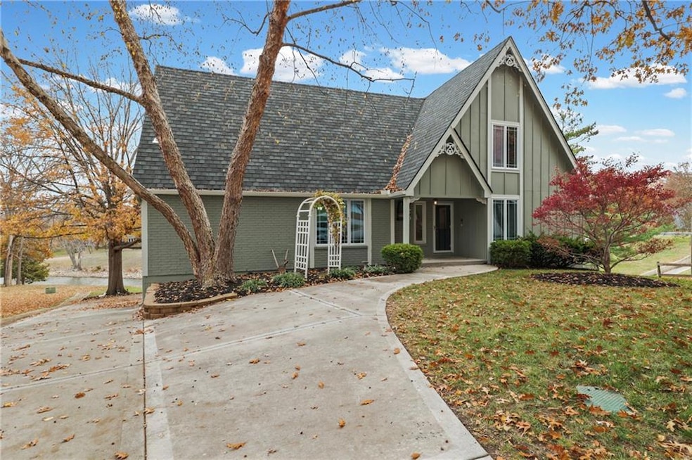 201 NW Redwood Ct, Lees Summit, MO 64064 - photo 1