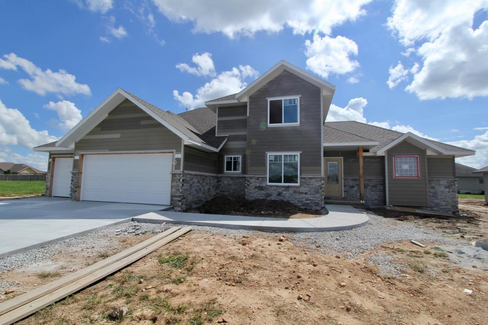 1680 E Pea Ridge Dr, East Republic Township, MO 65738 - photo 1