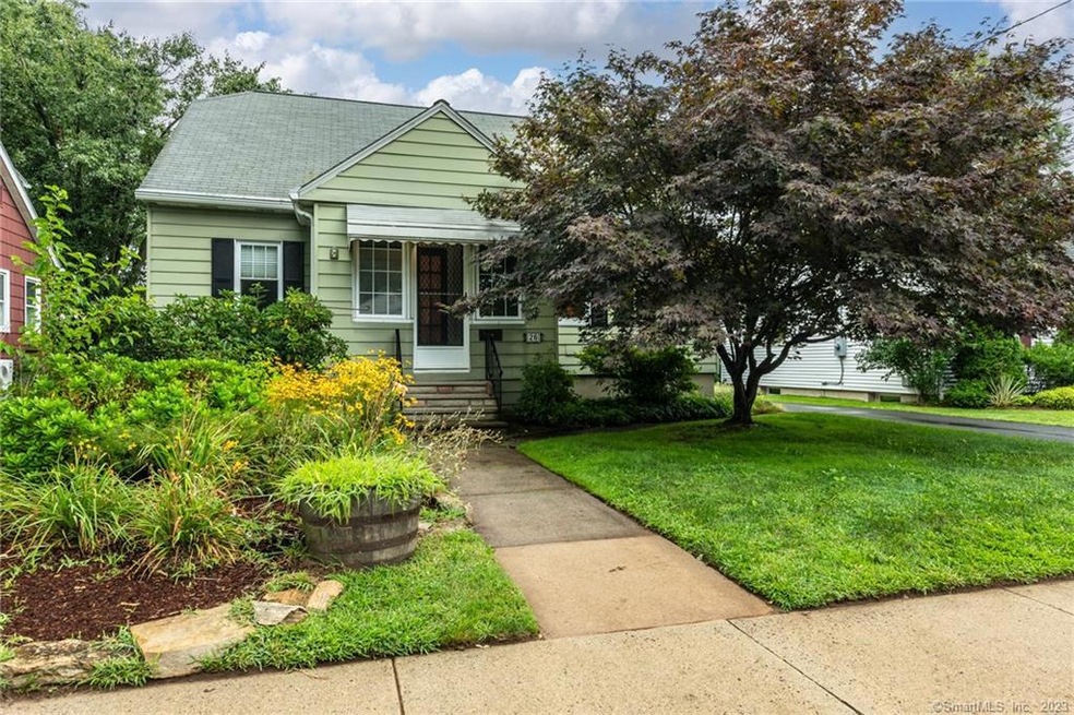 26 Grove St, West Hartford, CT 06110 - photo 1