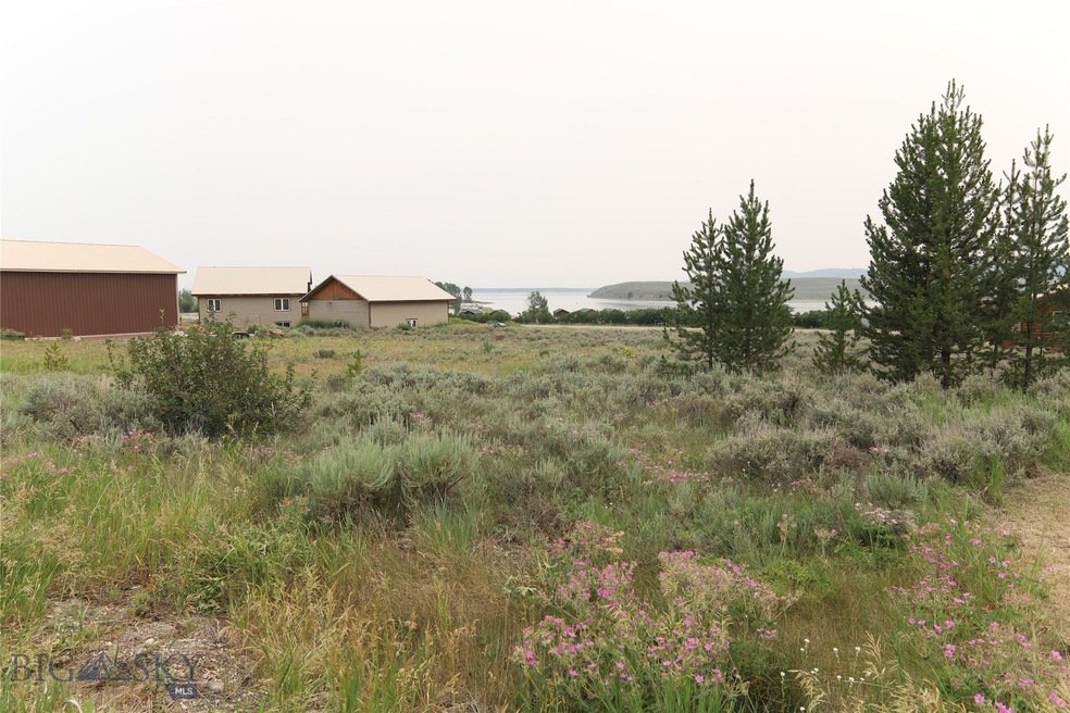 NW Corner of Lot