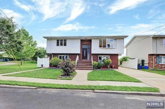 1080 Koelle Blvd, Secaucus, NJ 07094 - photo 1
