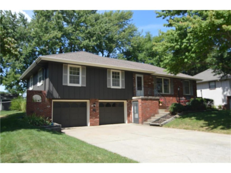 705 NW 12th St, Blue Springs, MO 64015 - photo 1