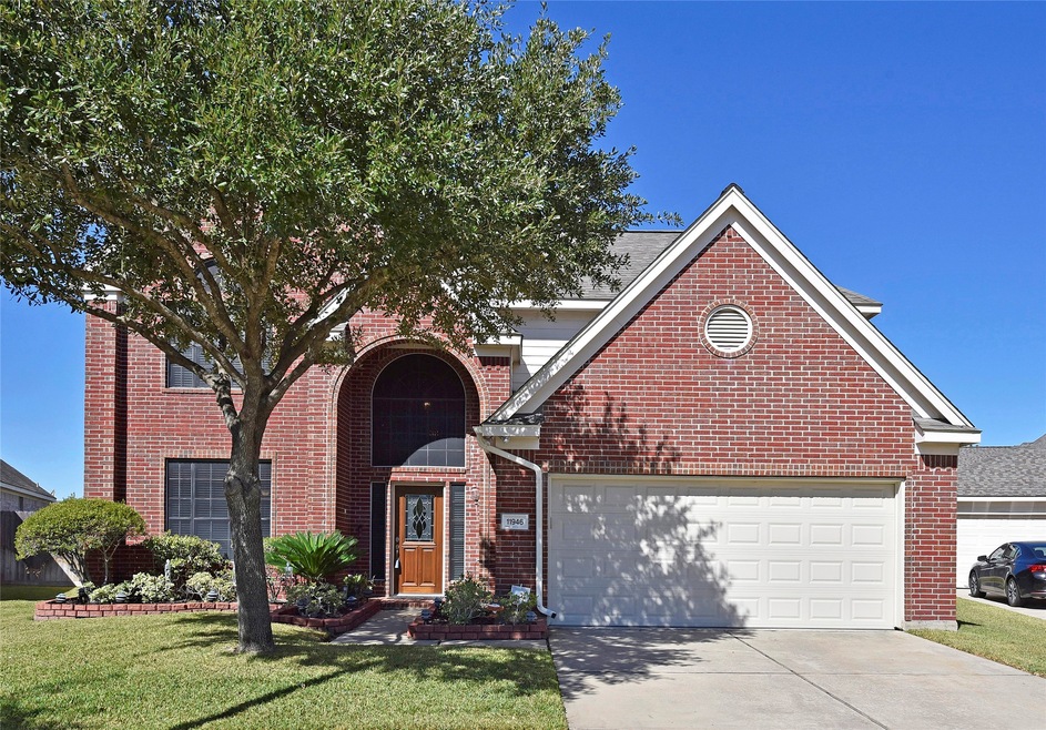 Beautiful two-story brick home in the gated Canyon Gate at Northpointe subdivision. This highly sought-after neighborhood is part of the top-rated Tomball ISD. Easy access to dining and shopping make every day tasks a snap plus minutes to TX-249 and TX-99 will make commuting a breeze.