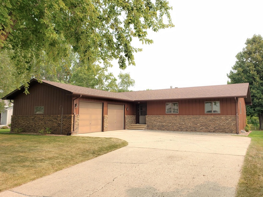 242 20th Ave NE, Jamestown, ND 58401 - photo 1