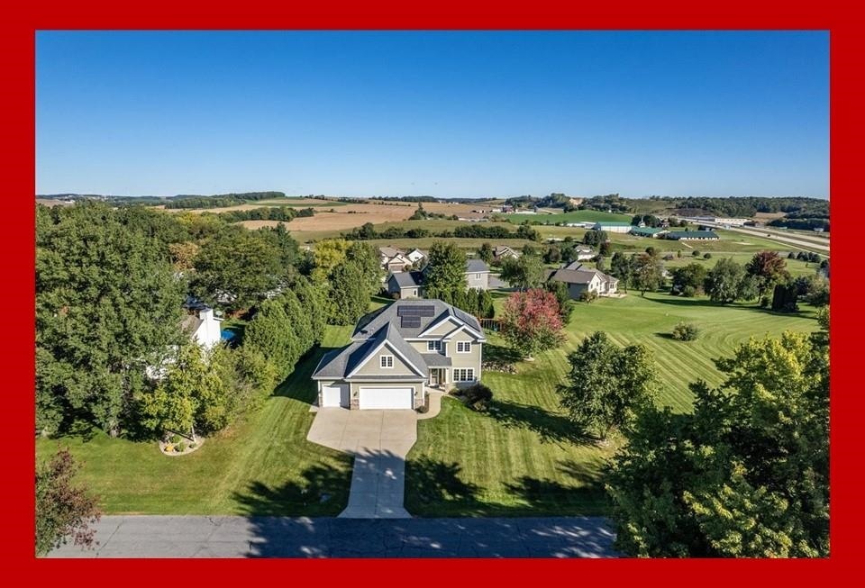 4885 Highwood Cir, Middleton, WI 53562 - photo 1