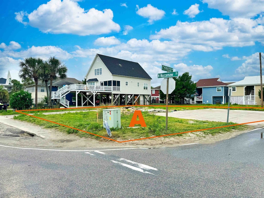 View of front of home featuring a front lawn