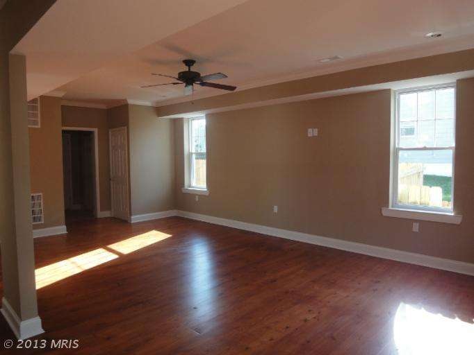 27 2nd Ave, Halethorpe, MD 21227 - photo 1