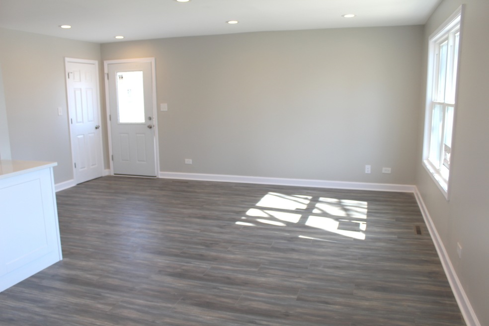 927 Berkley St, Carpentersville, IL 60110 - photo 1