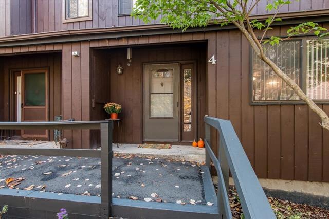 4 Laurel Ct, Highland Mills, NY 10930 - photo 1