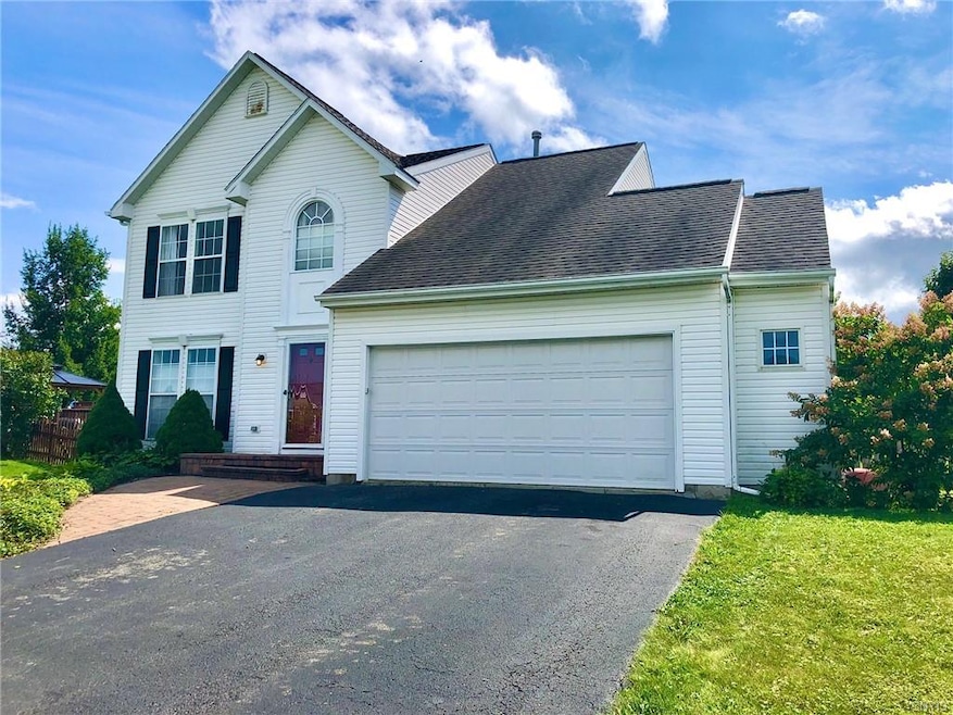 103 Bette Cir, Chittenango, NY 13037 - photo 1