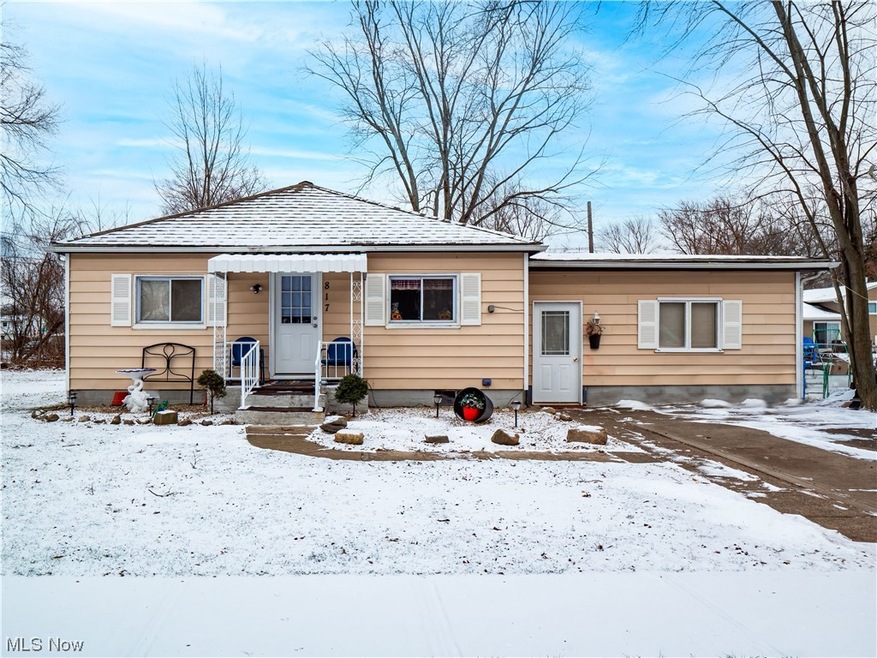 817 Oakwood Ave, Sheffield Lake, OH 44054 - photo 1