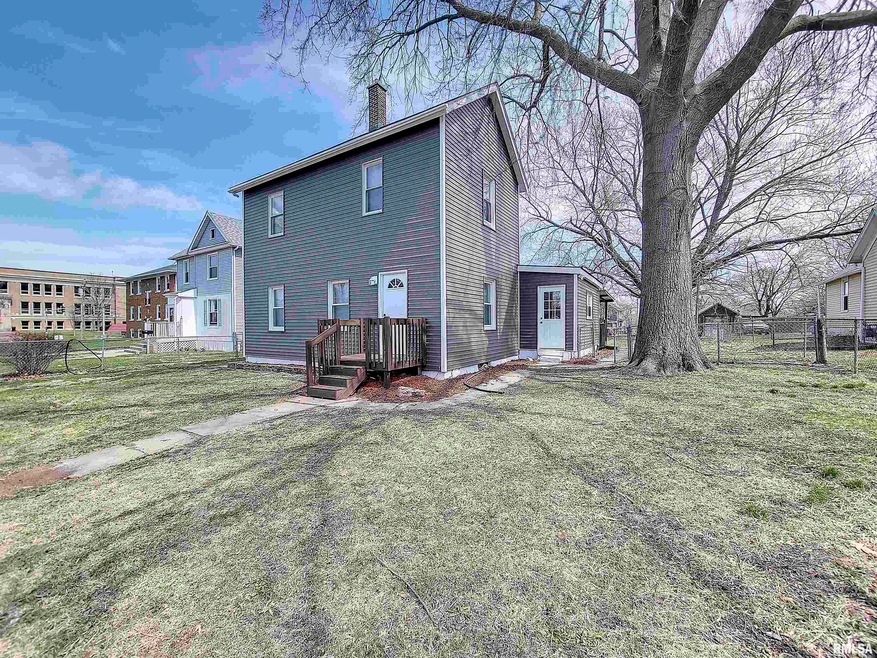 1717 Esplanade Ave, Davenport, IA 52803 - photo 1