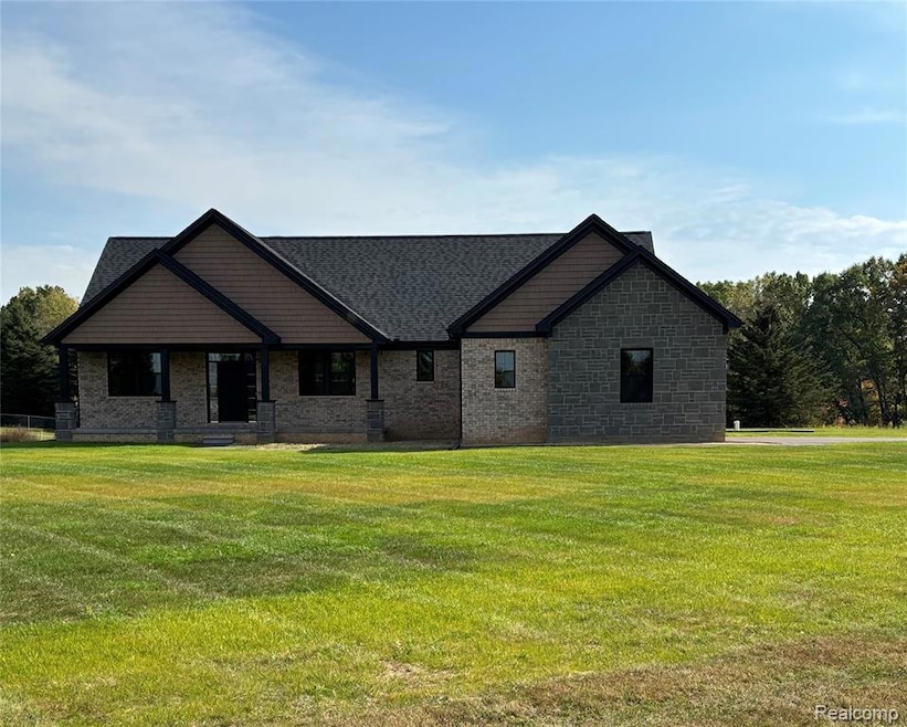 2039 Greater Oak Dr, Lapeer, MI 48446 - photo 1