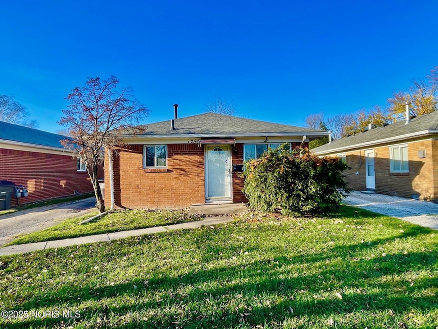 256 Graham St, Toledo, OH 43605 - photo 1