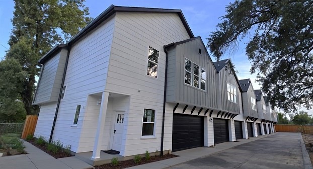 OAK FOREST COURT Townhomes ready for move in SUMME