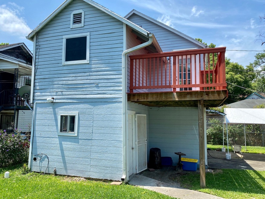 328 Moody St unit 1/2, Houston, TX 77009 - photo 1