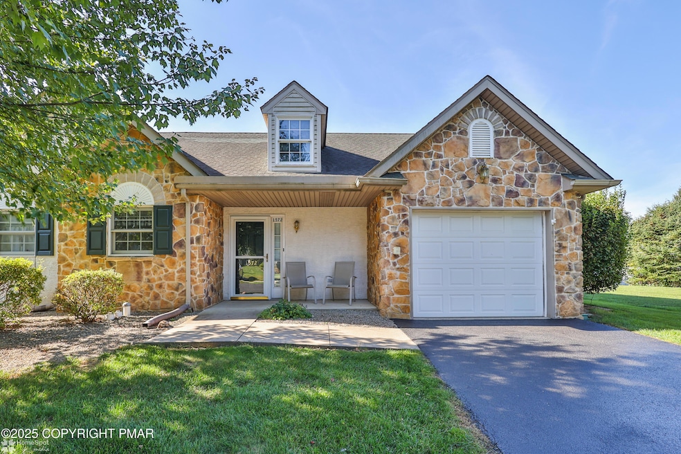 1572 Upstream Farm Rd, Easton, PA 18040 - photo 1