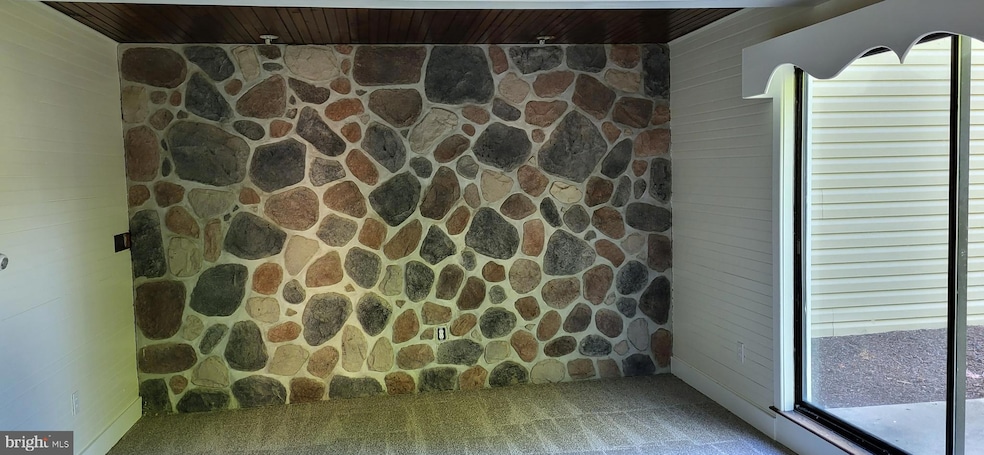 1050 Brinker Dr, Hagerstown, MD 21740 - photo 1